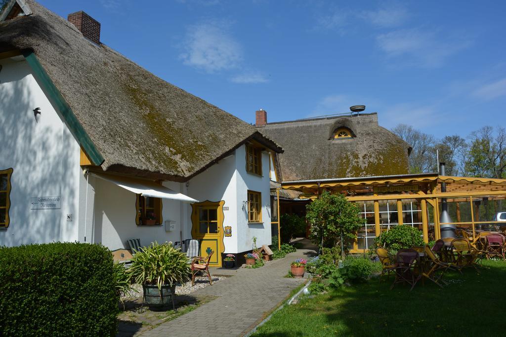 Reethaeuser Auf Ruegen Middelhagen Luaran gambar