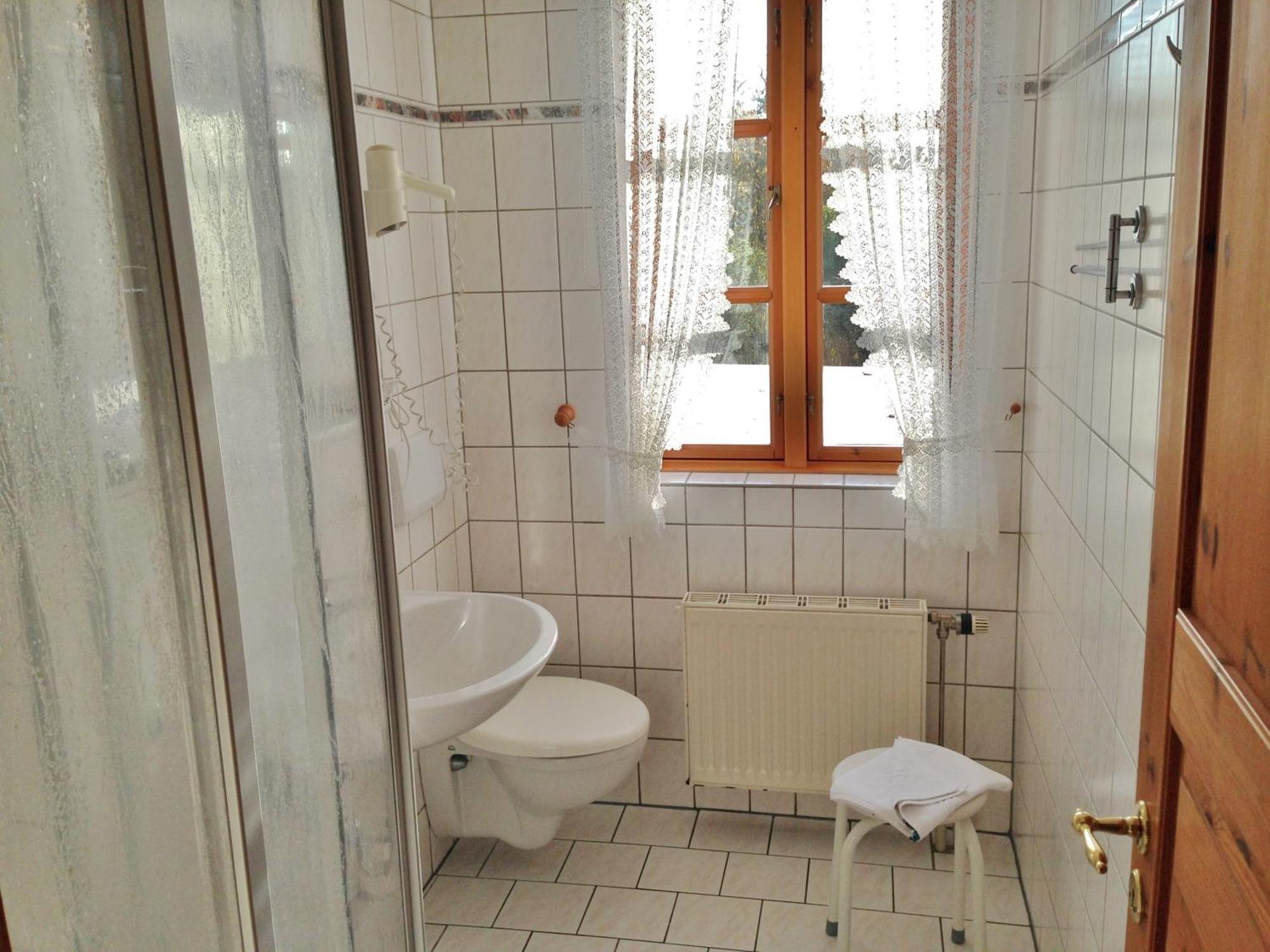 Reethaeuser Auf Ruegen Middelhagen Bilik gambar