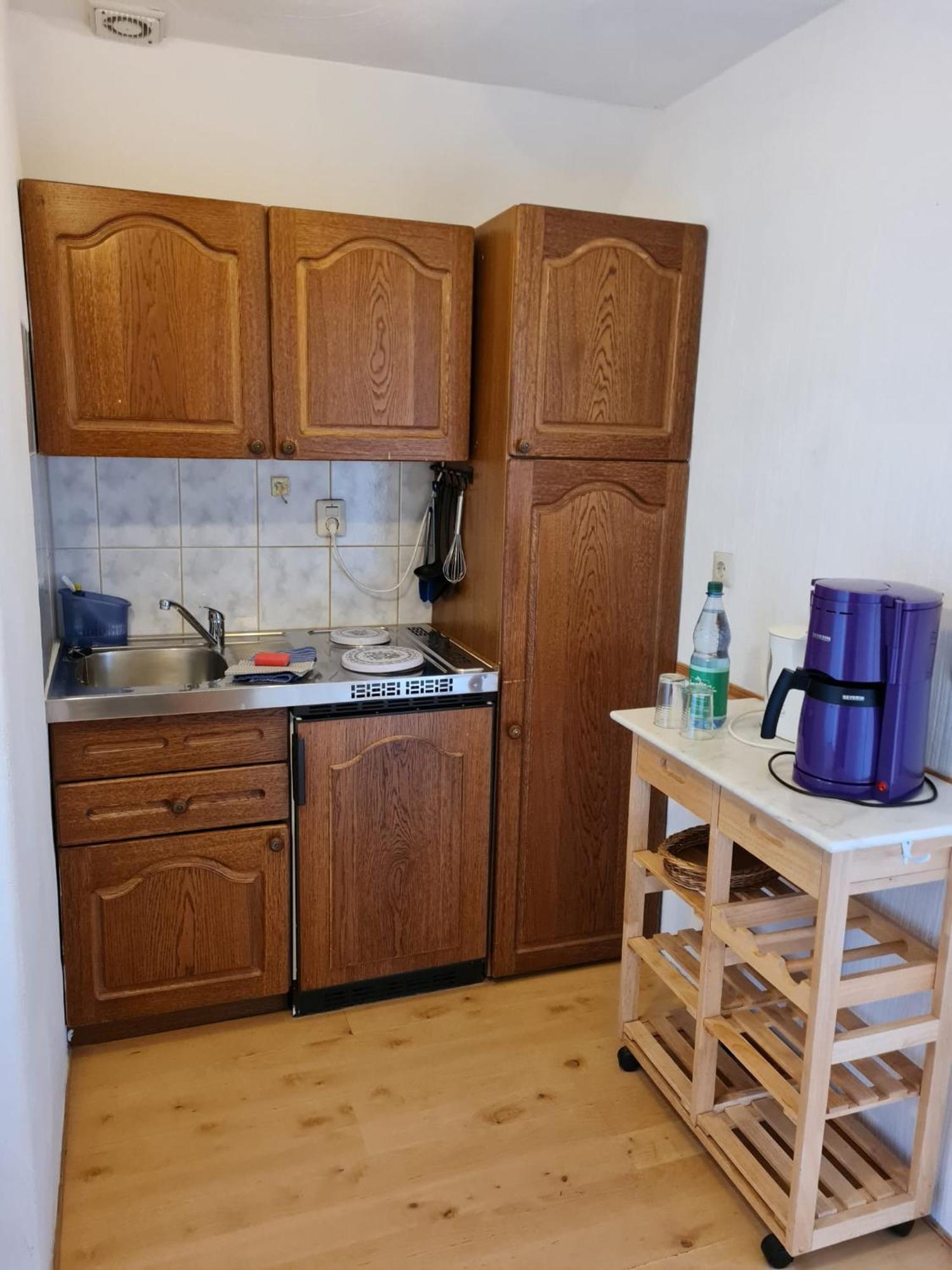 Reethaeuser Auf Ruegen Middelhagen Bilik gambar