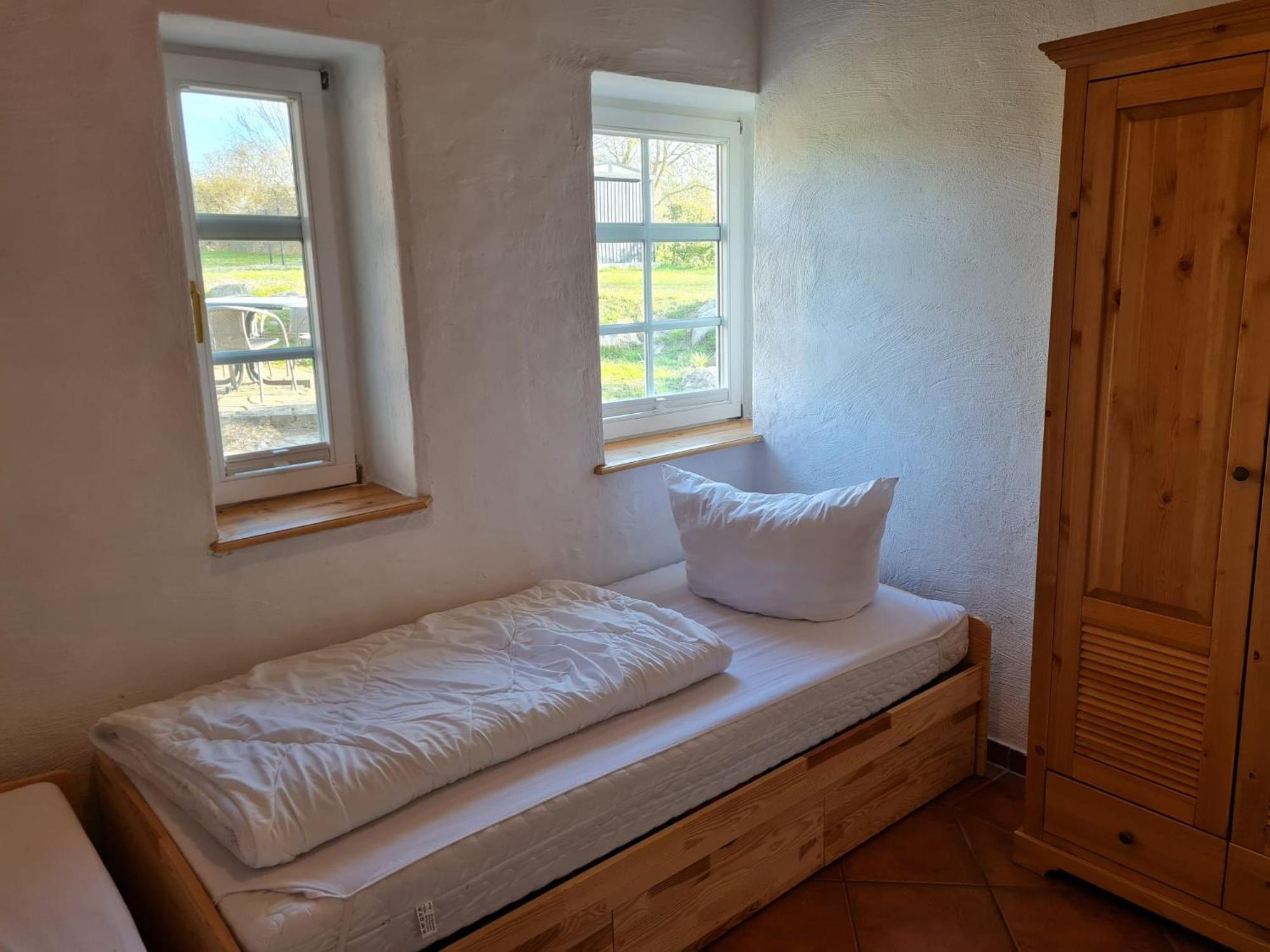 Reethaeuser Auf Ruegen Middelhagen Bilik gambar