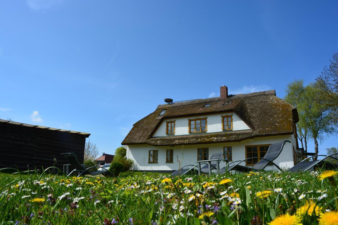 Reethaeuser Auf Ruegen Middelhagen Luaran gambar